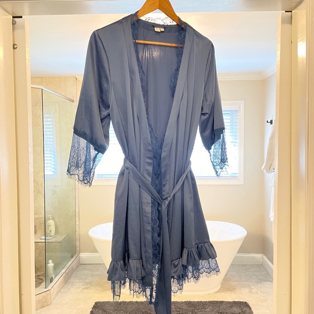 Lace-trimmed Belted Robe